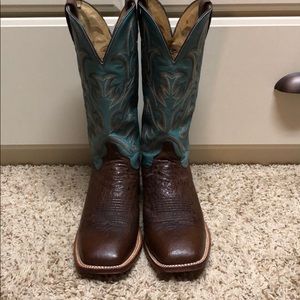 Justin’s women smooth ostrich boots size 10C